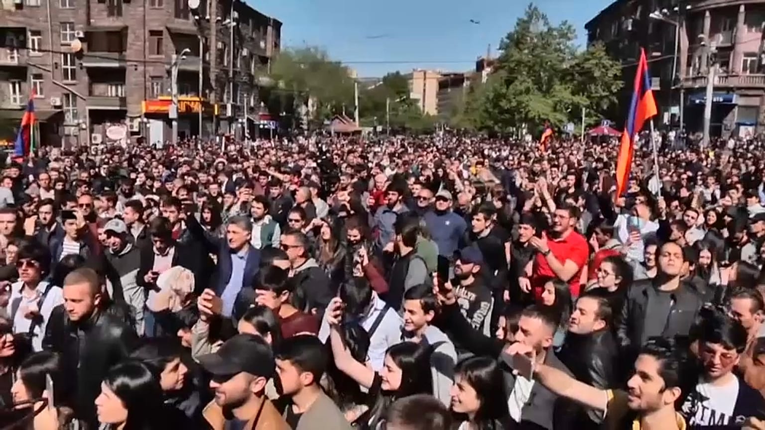 Ermenistan'da Sarkisyan'a karşı süresiz protestolar başlatıldı