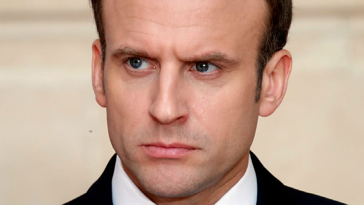 Francia bírálat a magyar politikának