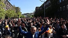 Proteste gegen Langzeit-Machthaber Sargsjan 