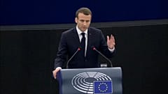 Макрон на страже демократии