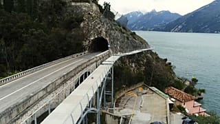 Espeluznante carril bici en Italia para intrépidos