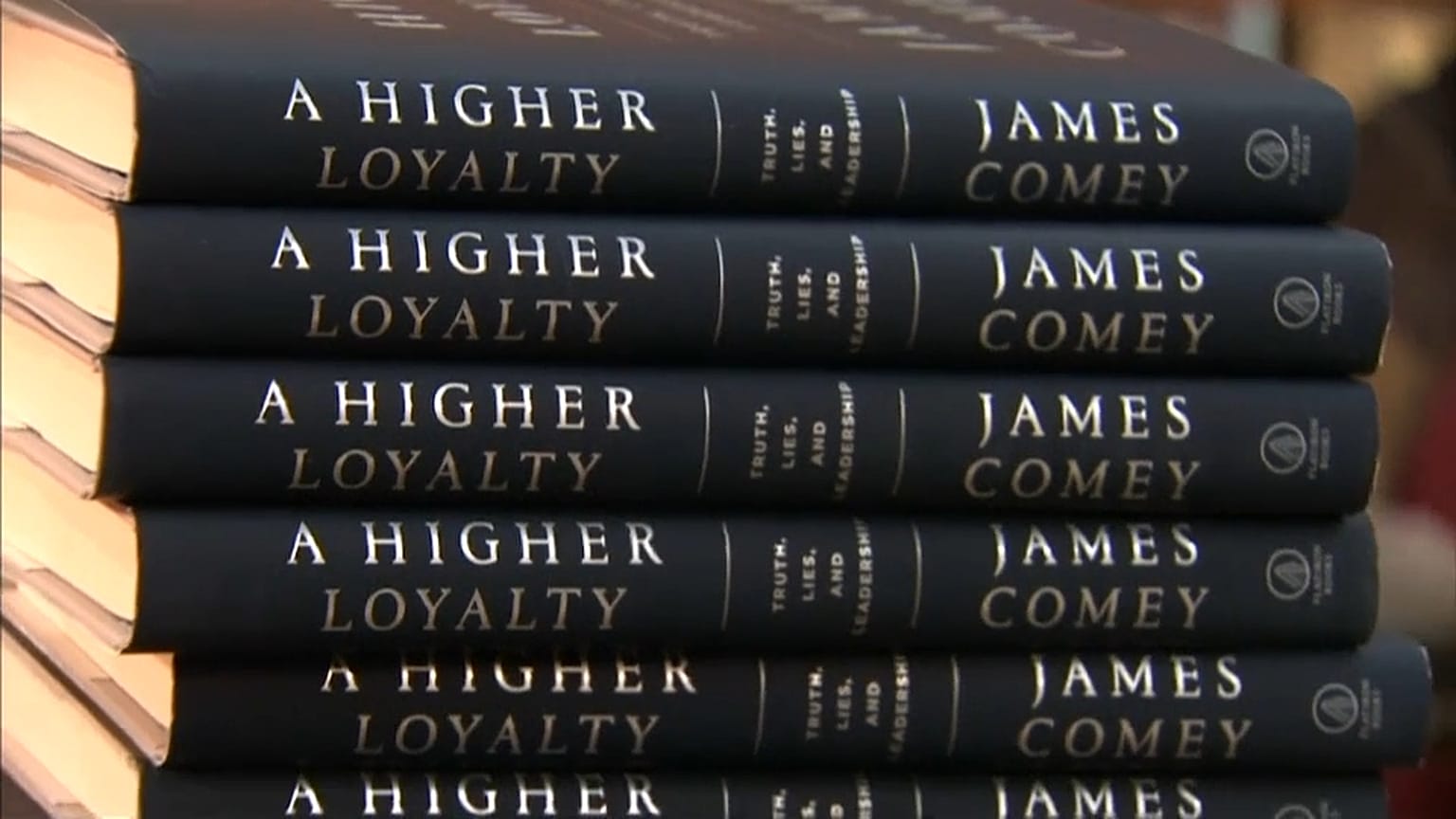 Livro de Comey sobre administração Trump chega às livrarias