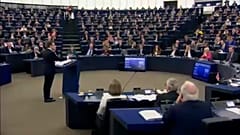 Макрон против авторитаризма и национального эгоизма