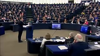 Макрон против авторитаризма и национального эгоизма