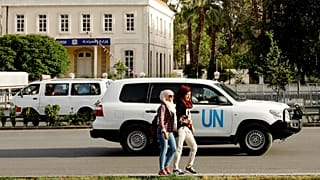  تیراندازی به تیم امنیتی سازمان ملل در دوما کار بازرسان تسلیحات شیمیایی را به تاخیر انداخت
