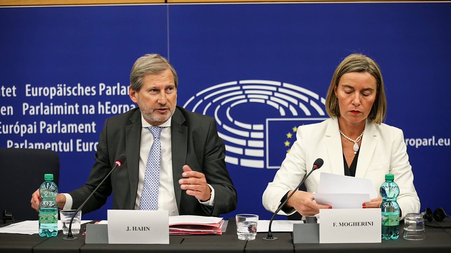 La Commission européenne évoque deux nouvelles adhésions