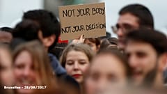 Belgique : une campagne pour “sortir”  l’IVG du code pénal 