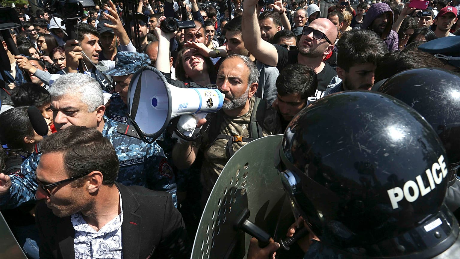 Nikol Pashinyan von der Opposition ruft zum "sanften Protest" auf.