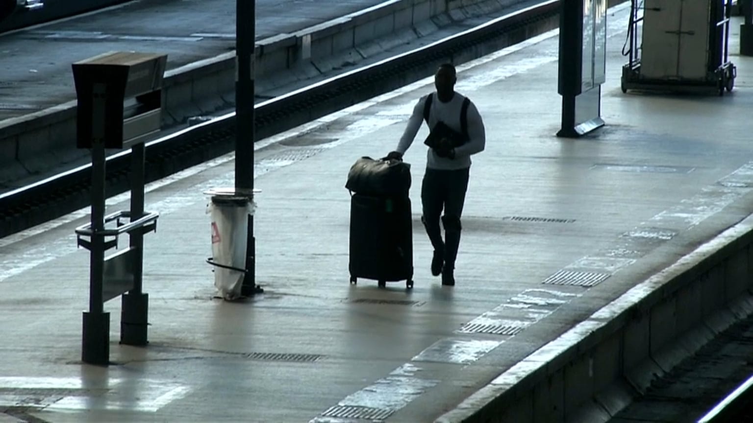 Nationalversammlung beschließt Bahnreform, Streiks gehen weiter 