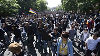 Arménie : des manifestants anti-Sarkissian arrêtés