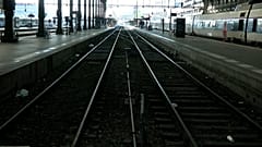 Braço-de-ferro entre Macron e ferroviários continua