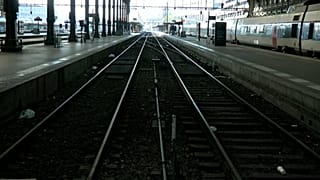 Braço-de-ferro entre Macron e ferroviários continua