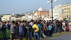 Μυτιλήνη: Υπό κατάληψη για τρίτη ημέρα η Πλατεία Σαπφούς