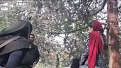 برخورد ماموران انتظامی گشت ارشاد با دختر معترض به حجاب اجباری