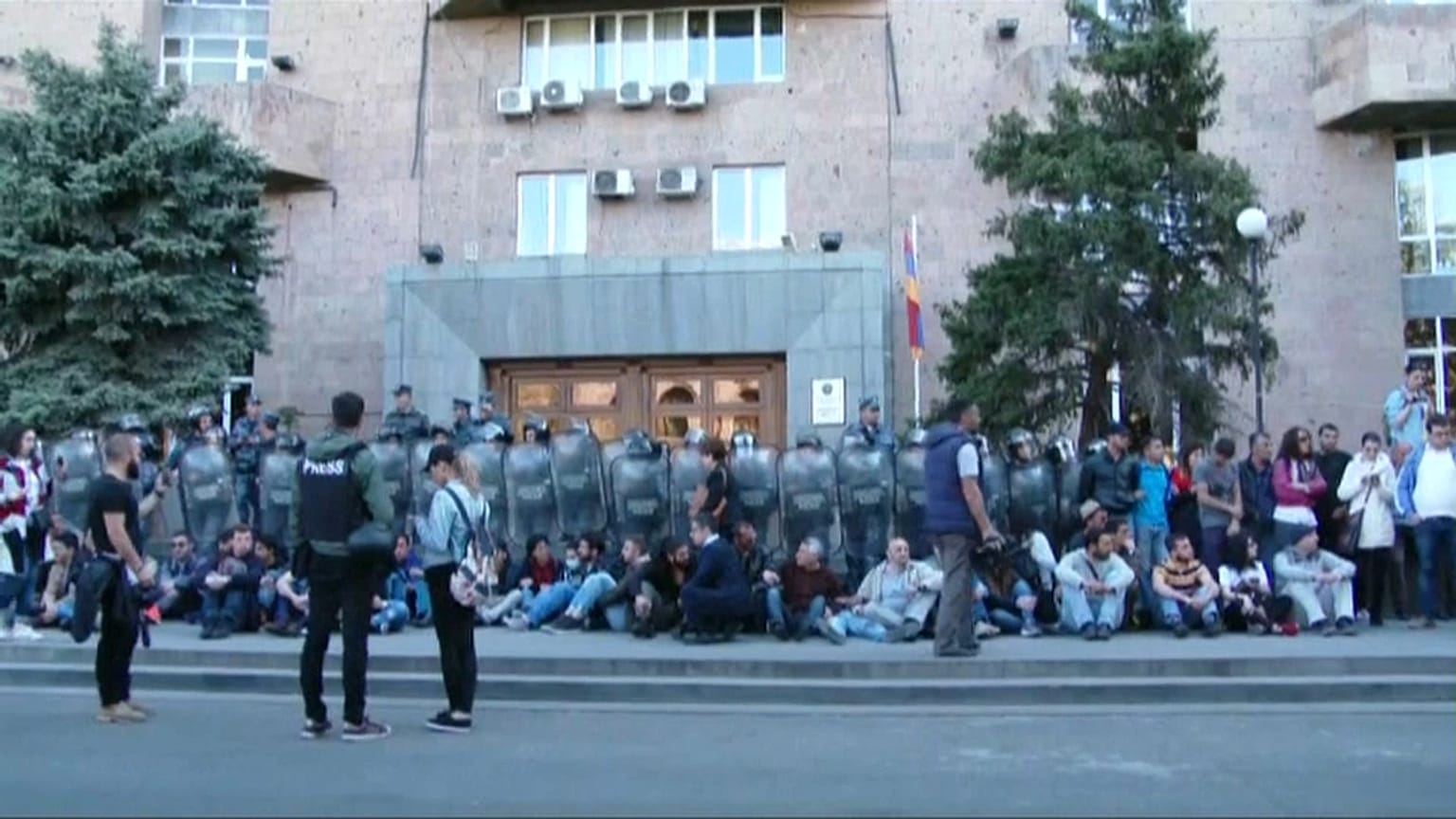 Manifestación en Armenia contra el primer ministro