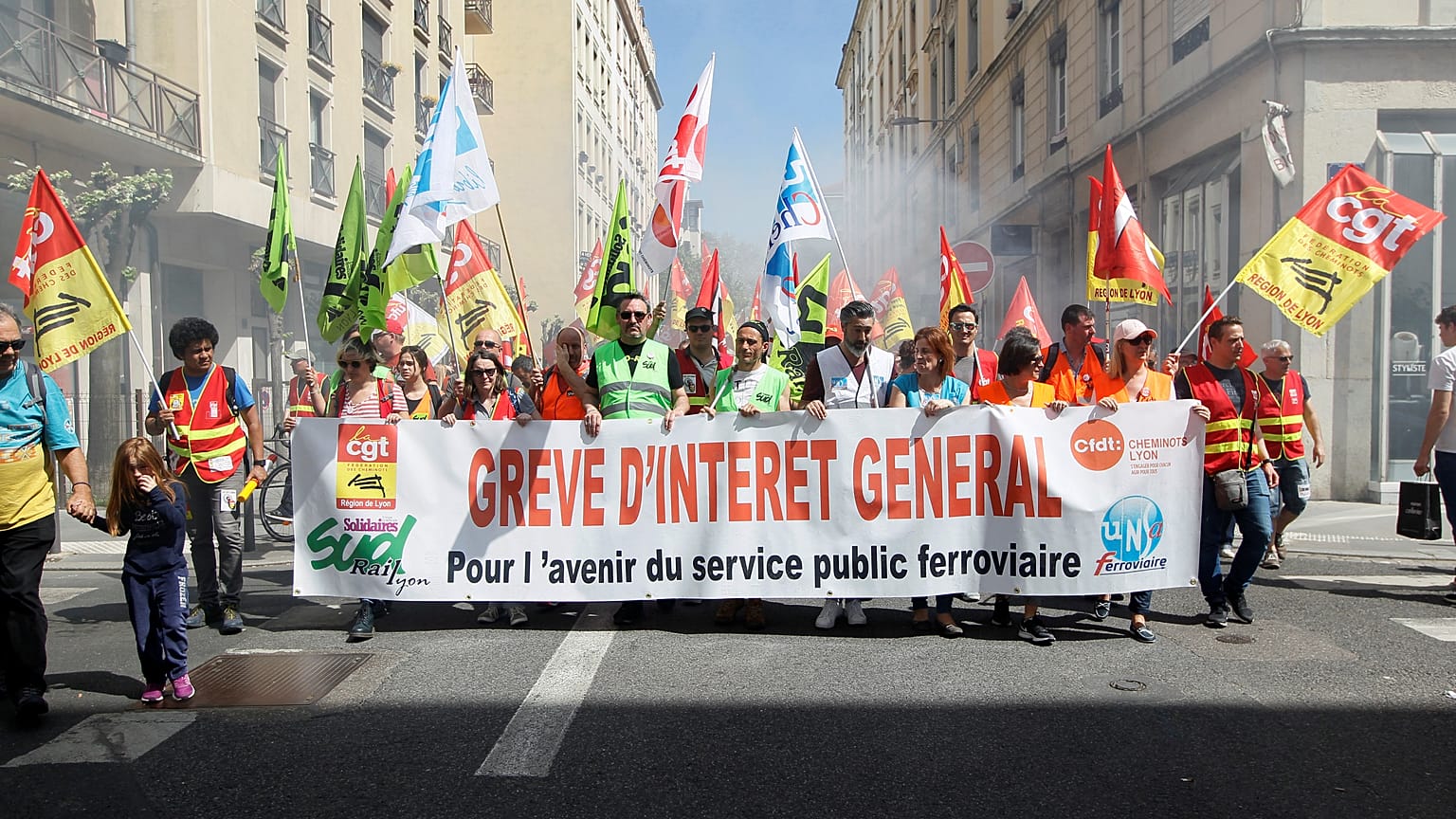 Première tentative de "convergence des luttes"