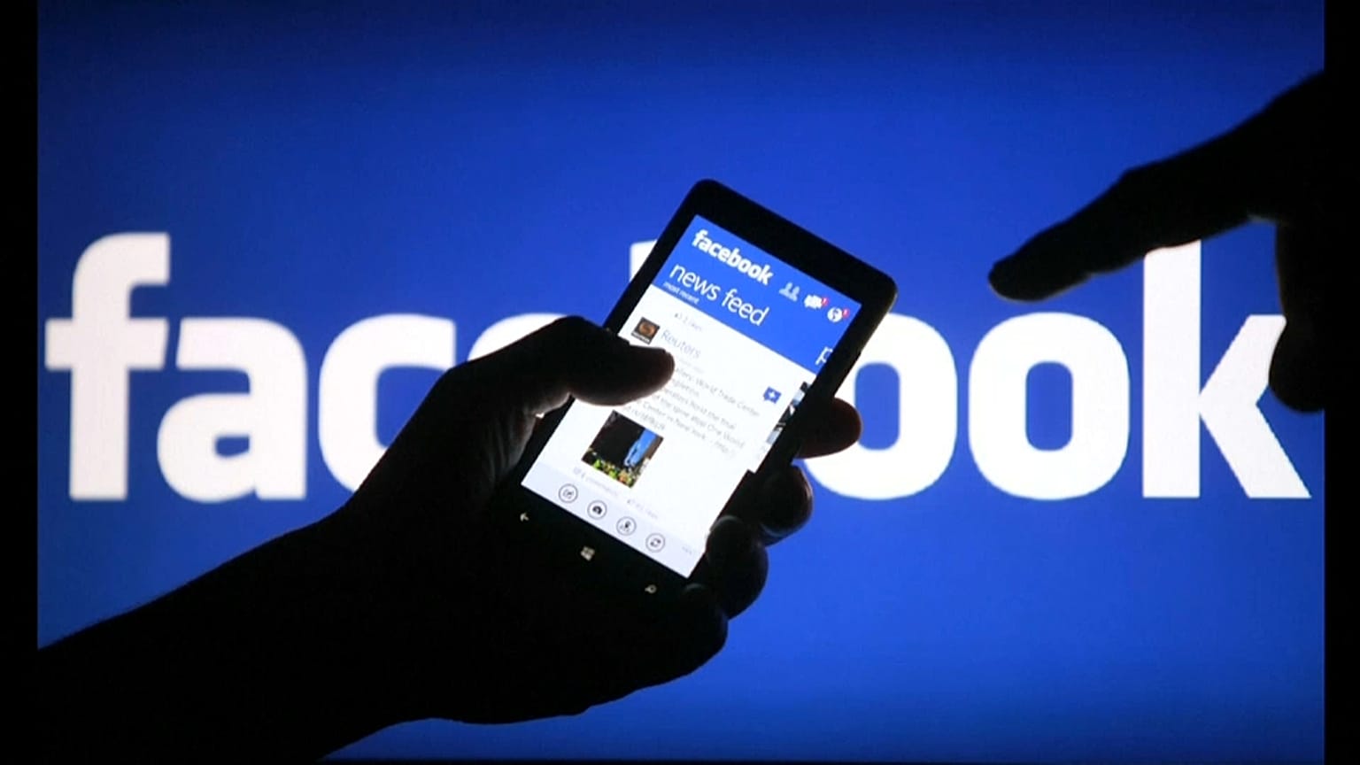 Facebook evita la legislación de protección de datos de la UE