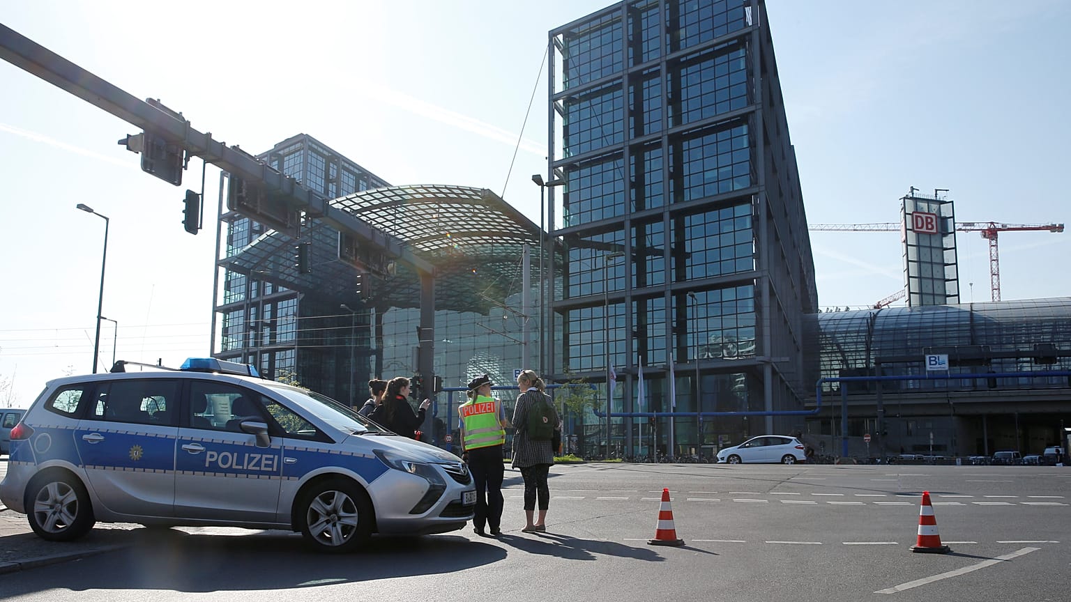 Bombalar üzerinde uyuyan Berlin'de yeni alarm