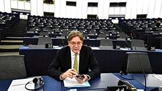 Félti a bíróságot a magyar kormánytól Verhofstadt