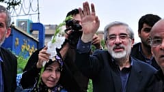 تابش به نقل از خاتمی: رفع حصر از سوی رهبری به شورای عالی امنیت ارجاع داده شد