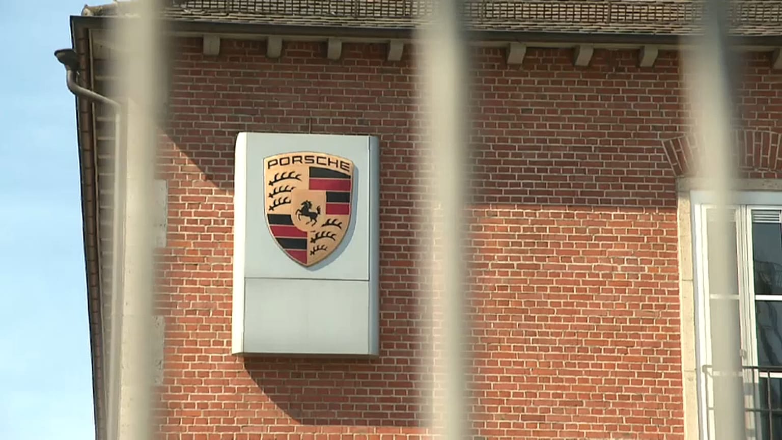 Nach Diesel-Razzia: "Hochrangiger" Porsche-Manager in U-Haft