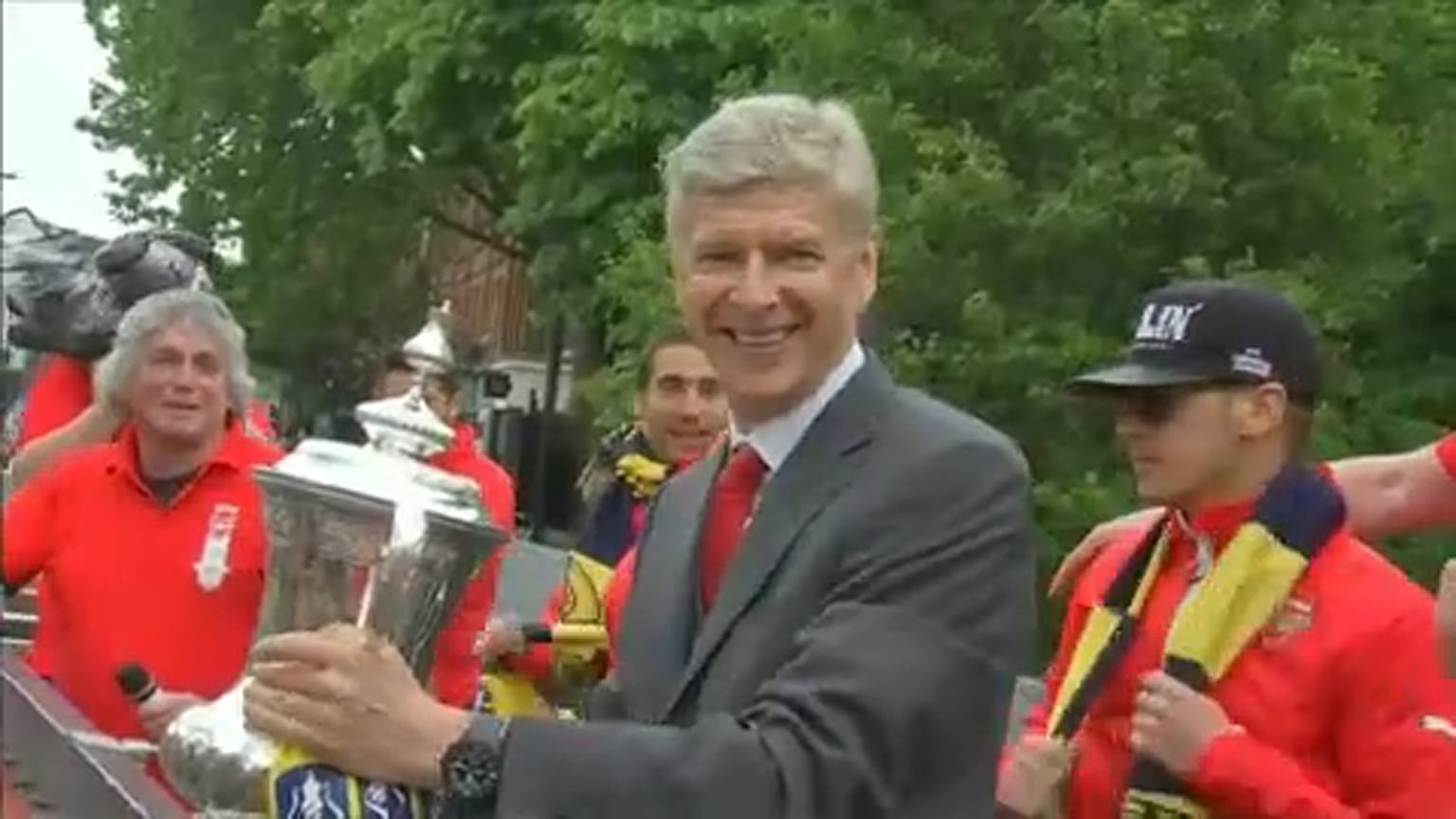 Arsene Wengert méltatja a futballvilág