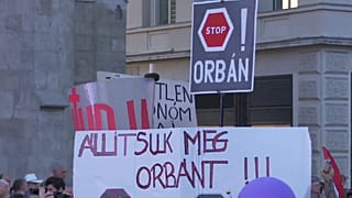 Húngaros manifestam-se contra primeiro-ministro