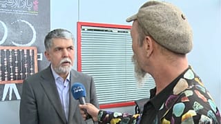 پرسش خبرنگار یورونیوز از وزیر ارشاد: آیا جعفر پناهی می‌تواند از کشور خارج شود؟