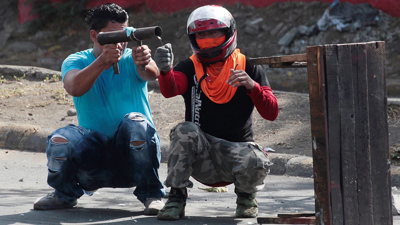 Violences au Nicaragua : le président promet le dialogue