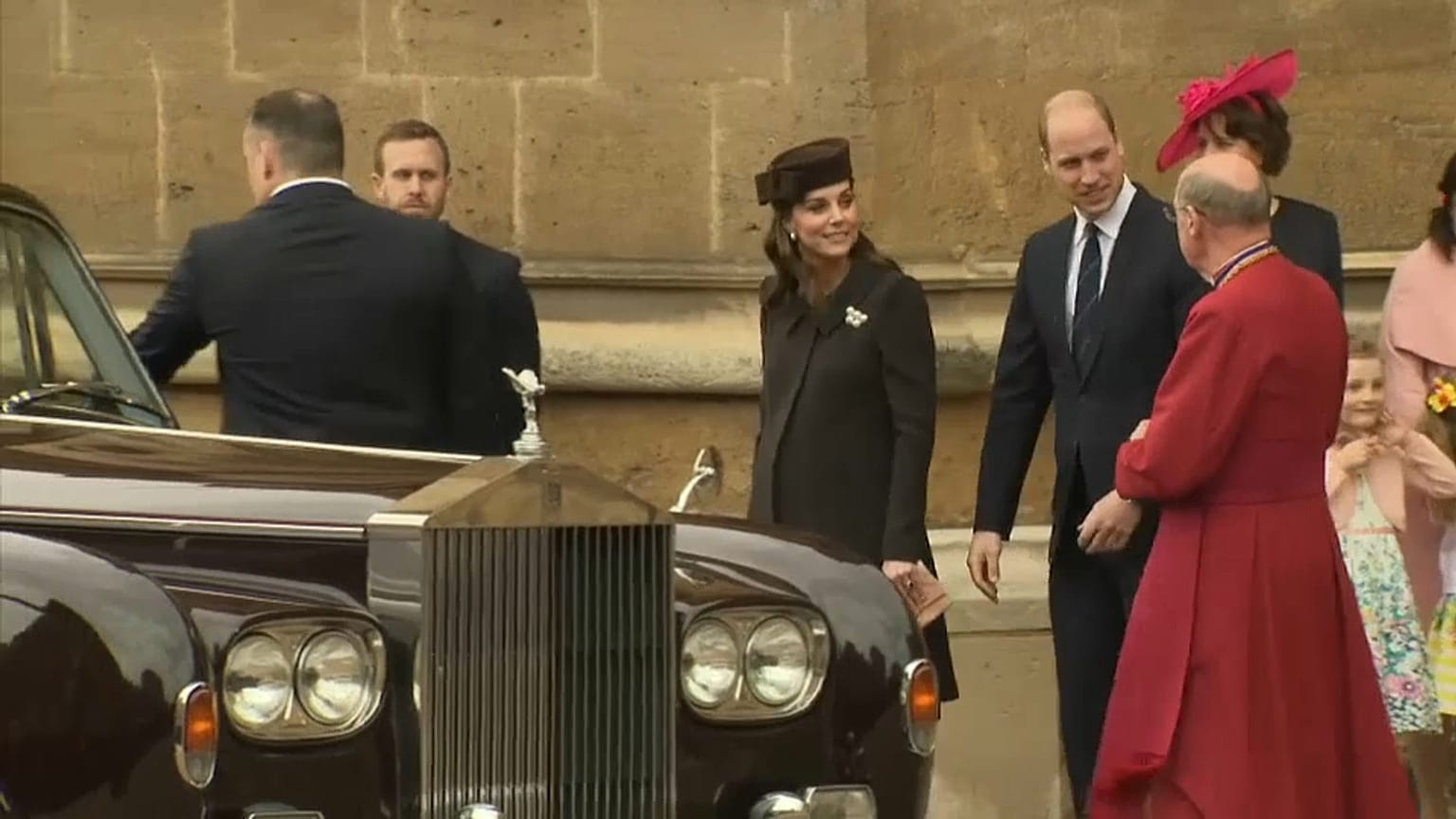 Duchess of Cambridge gives birth to baby boy