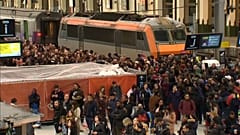 Francia, rotaie e piste ferme per una nuova ondata di scioperi