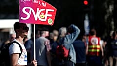 Γαλλία: Χάος στις μετακινήσεις λόγω απεργιών