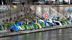 Γαλλία: Υιοθετήθηκε προσχέδιο νόμου για το μεταναστευτικό