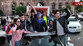 Ereván celebra la dimisión de Serge Sargsián