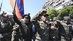 Серж Саргсян ушёл, улицы ликуют