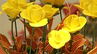 Barcelona vive su Sant Jordi más politizado