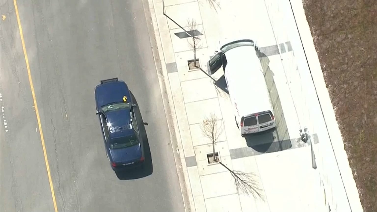 Kanada'nın Toronto kentinde bir araç yayaların arasına daldı: En az 10 yaralı