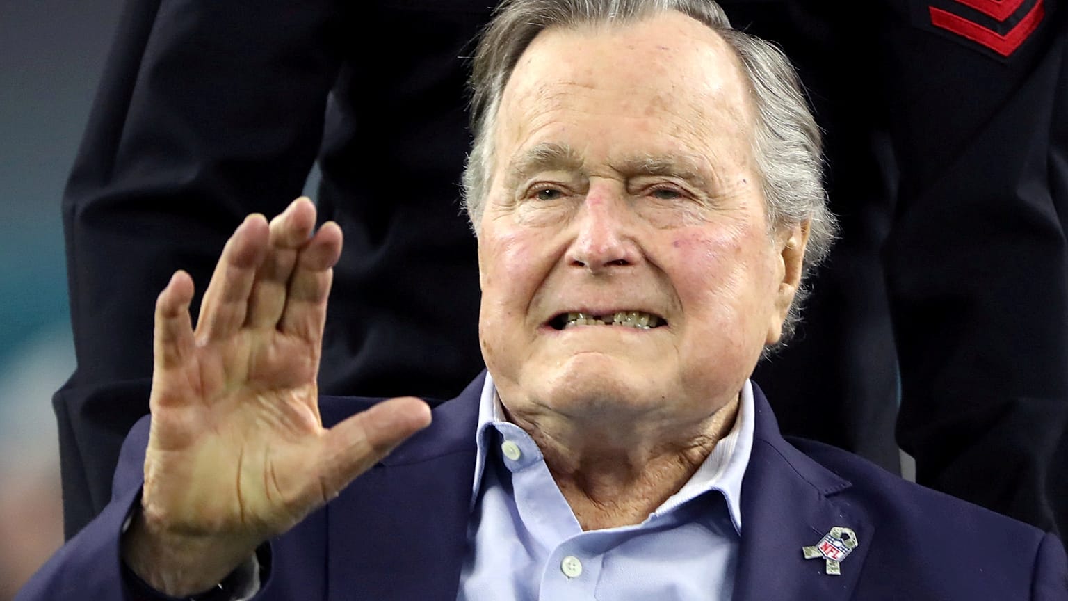 George Bush hospitalizado por infeção no sangue