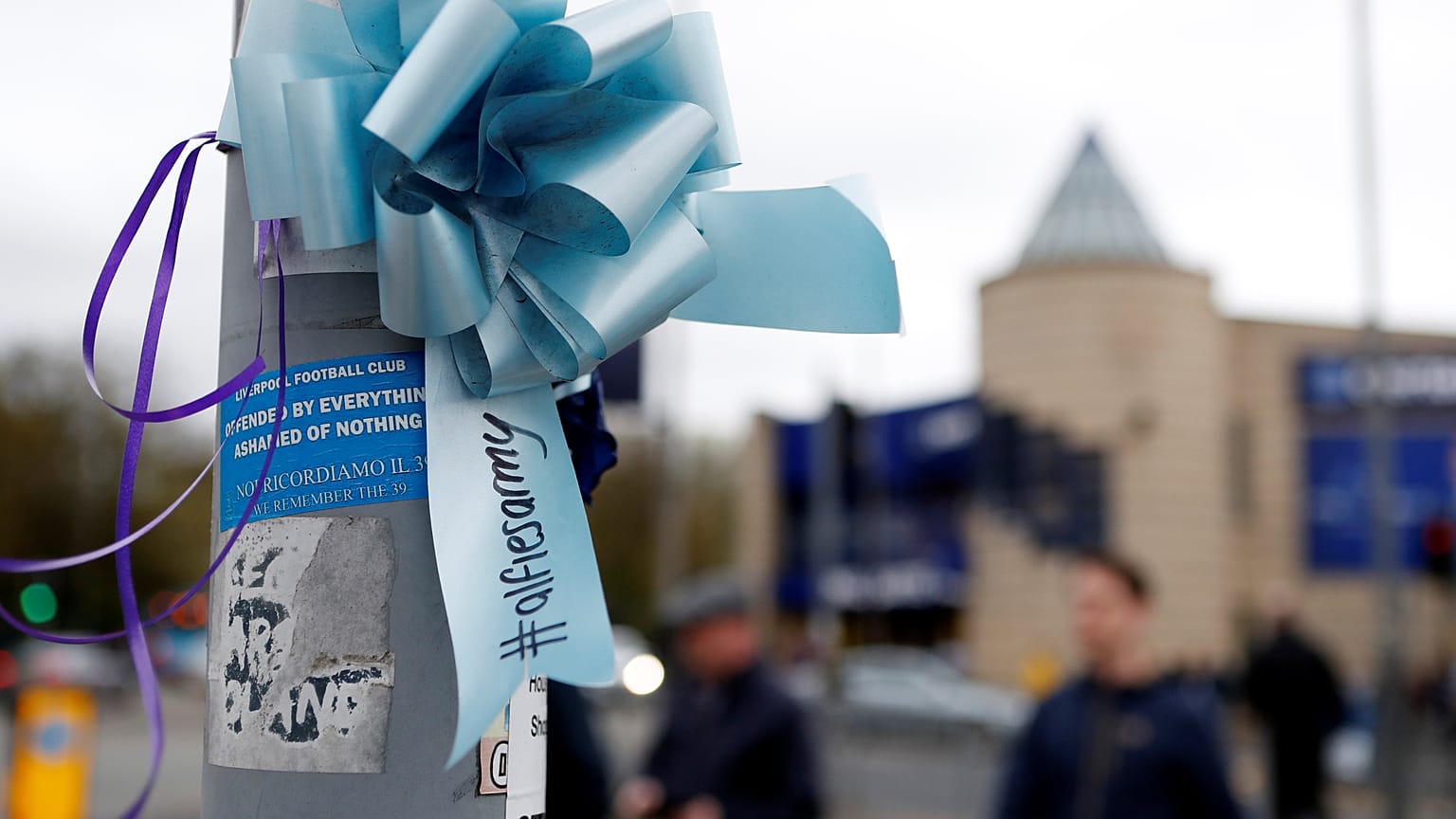 Life support ‘withdrawn’ from toddler Alfie Evans as parents lose appeal