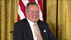 George Bush Senior ricoverato in condizioni critiche dopo i funerali della moglie