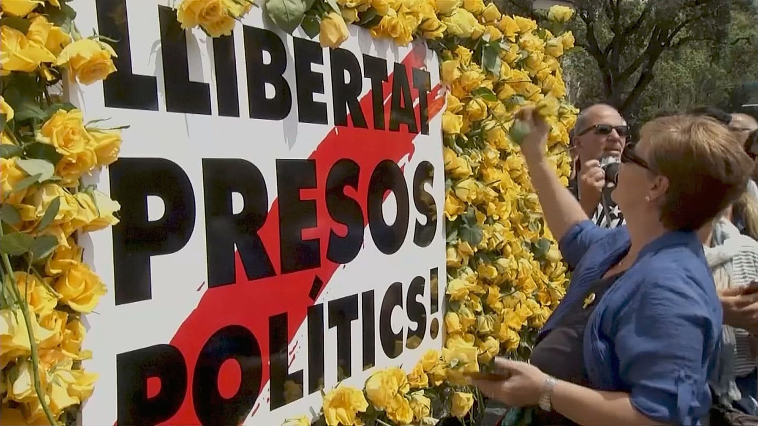Catalans celebrate Sant Jordi 