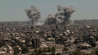 Suriye Ordusu Humus'u bombardımana tutuyor