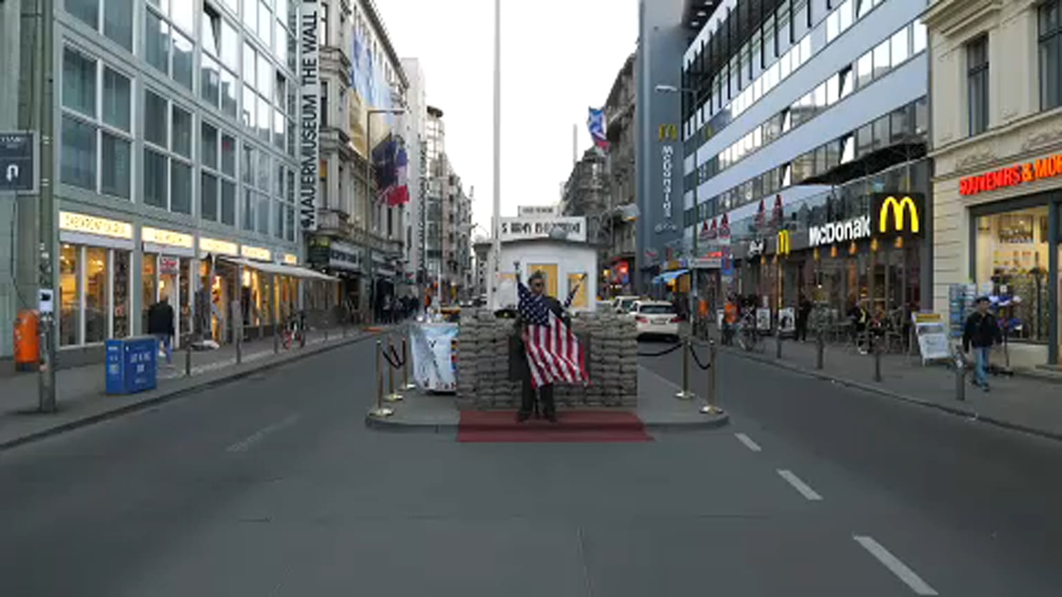 Merkel Trumphoz látogat