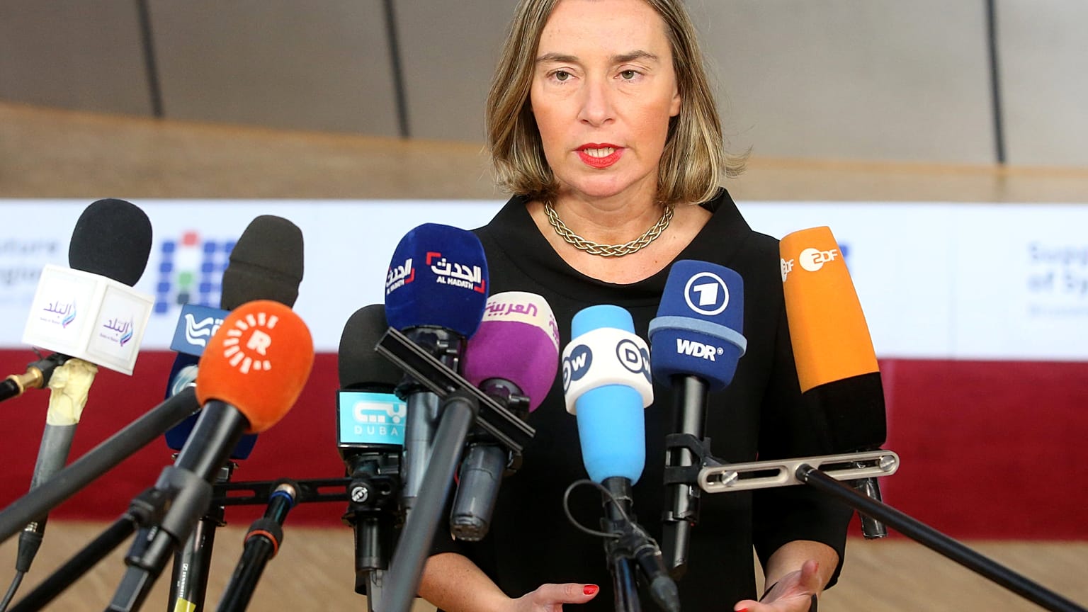 Mogherini em desacordo com Trump e Macron.