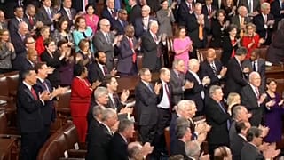 Állva tapsoltak Macronnak az amerikai képviselők