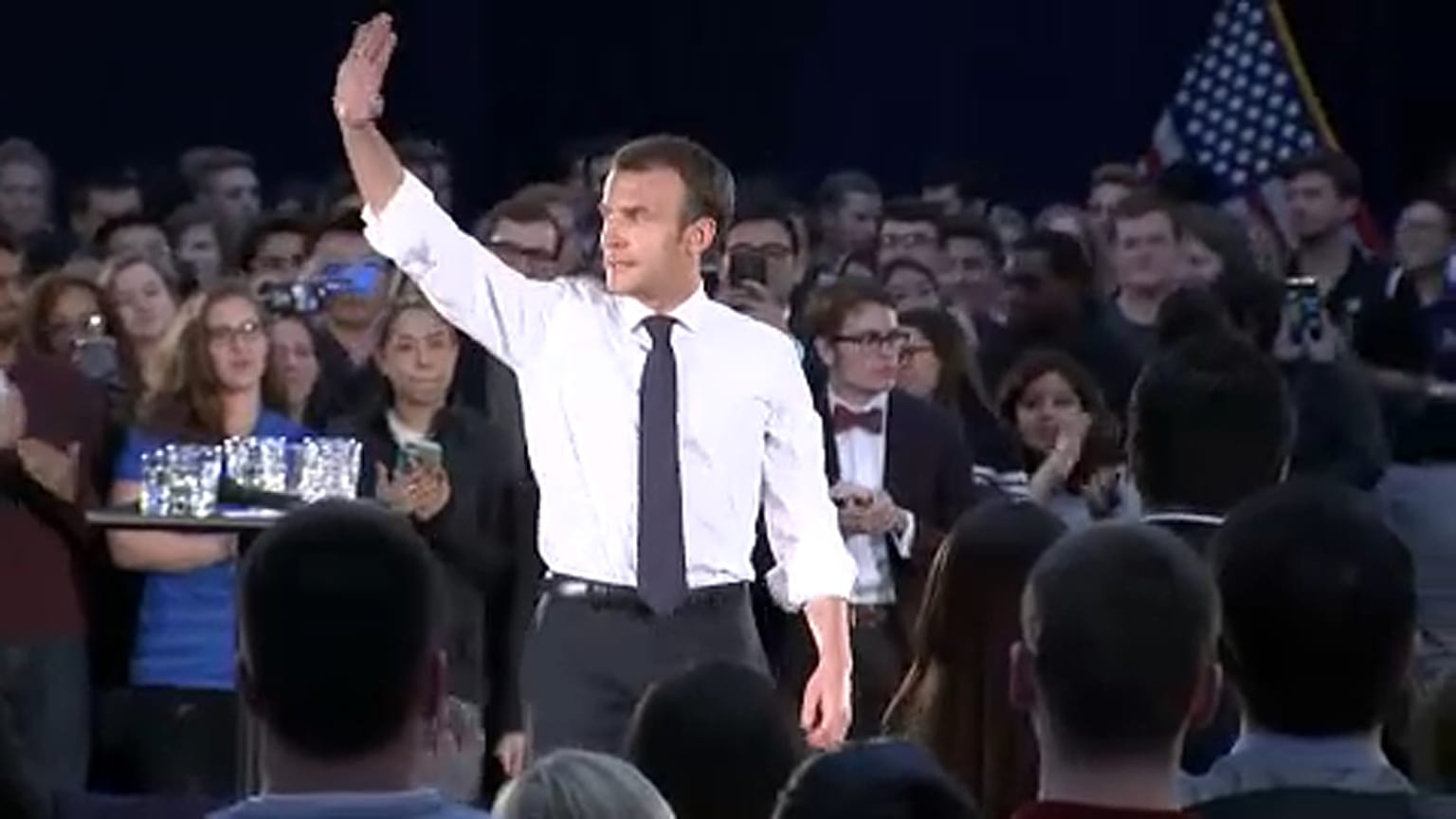 Macron: Trump kiléphet az iráni atomalkuból