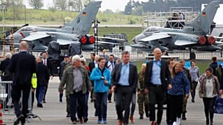 Luftfahrtmesse ILA eröffnet - Neuer Kampfjet für Europa geplant