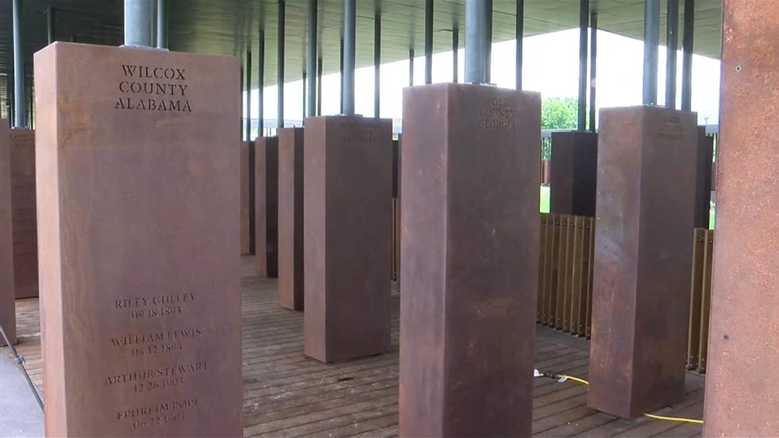 Alabama rinde tributo a las víctimas de linchamientos raciales