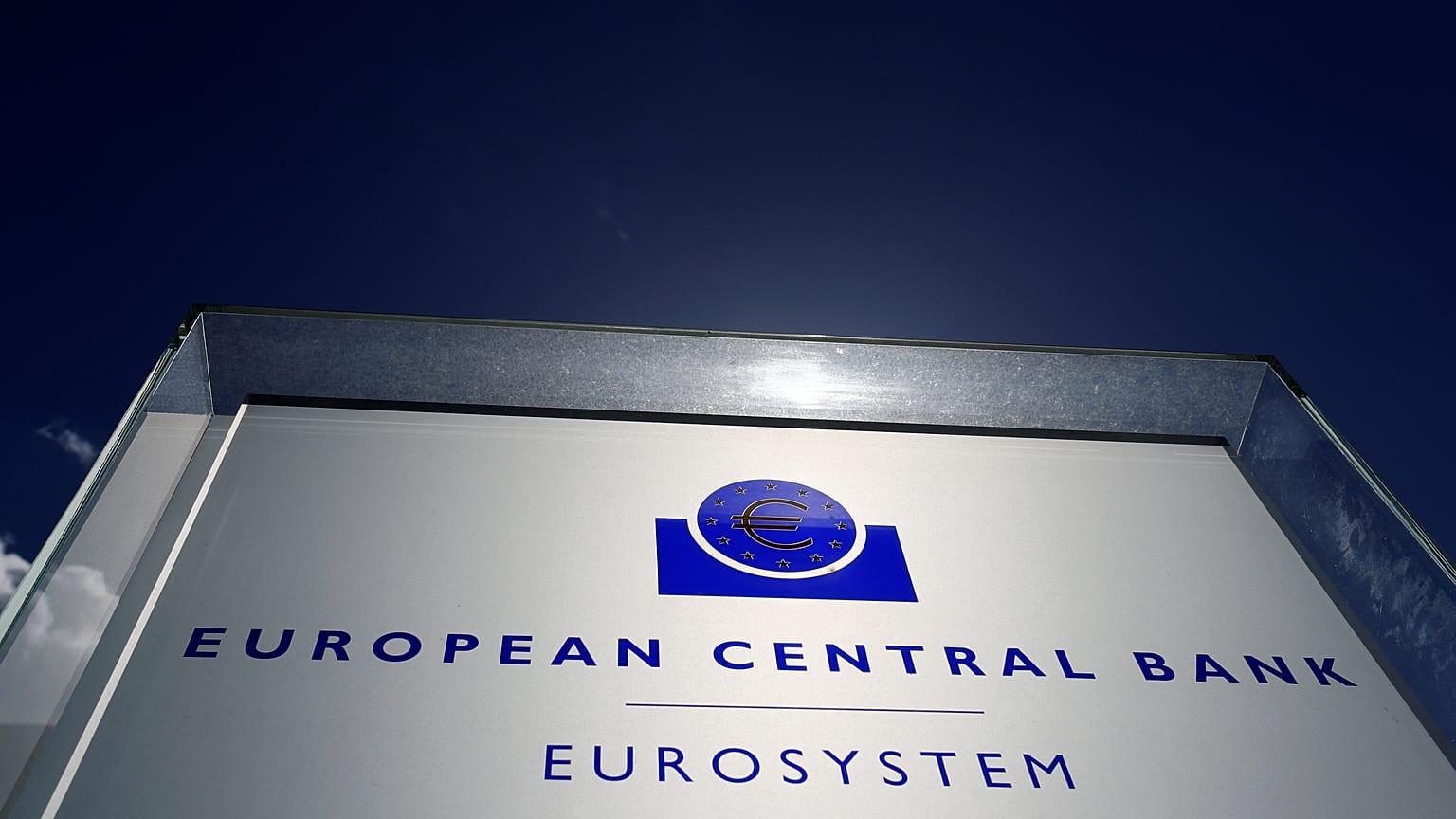 ΕΚΤ: Αμετάβλητα διατηρεί τα επιτόκια και την πολιτική της    
