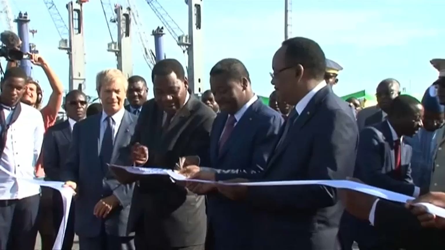 La oscura sombra africana del imperio Bolloré